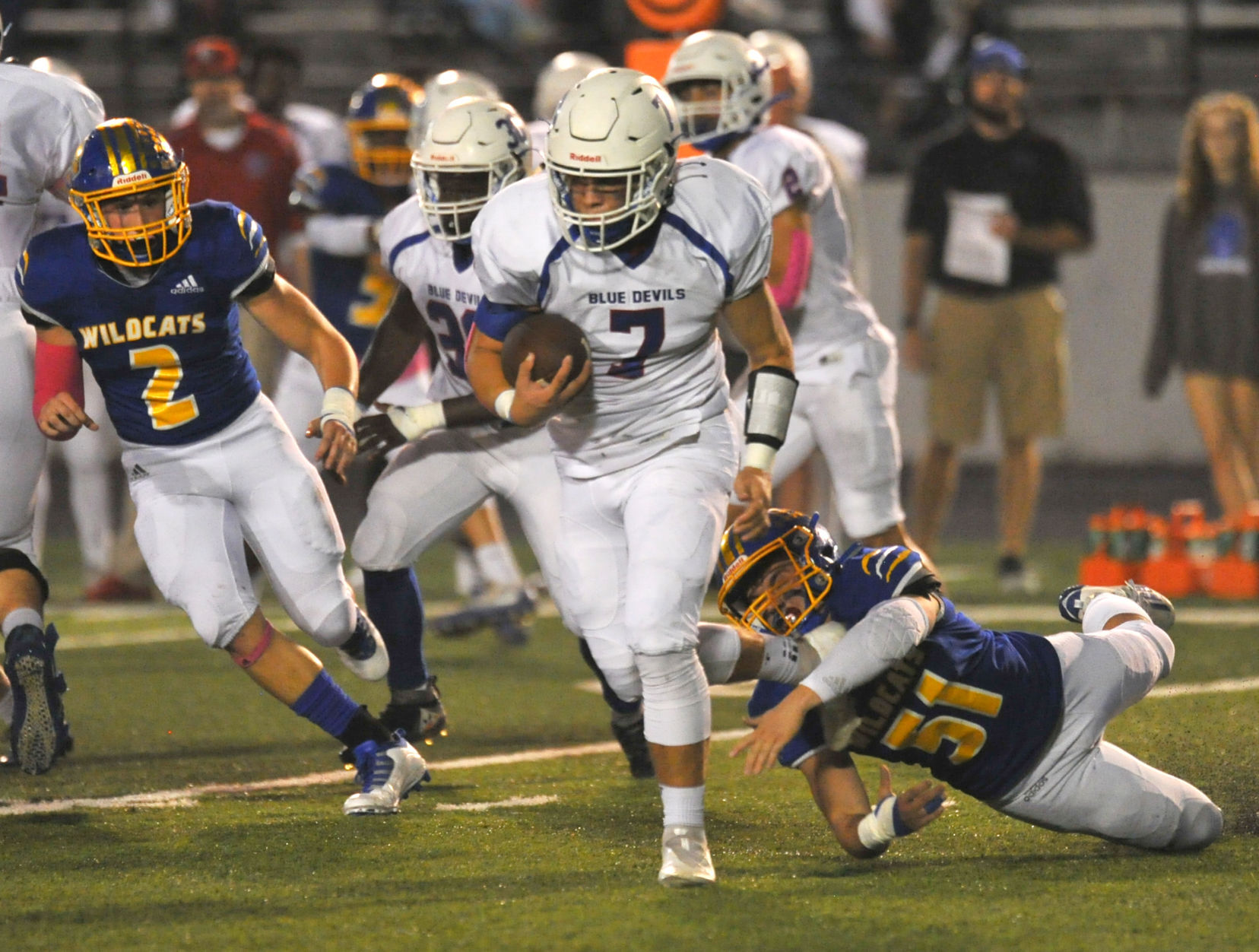 100821-qc-spt-cent-north fball-262